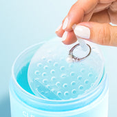 Gentle Jewelry Cleaner in use